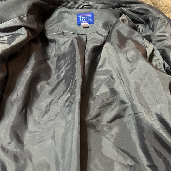 Simply styled jacket. - Picture 7 of 7